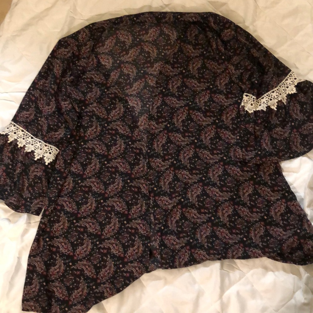 Open Outer blouse - Picture 1 of 3